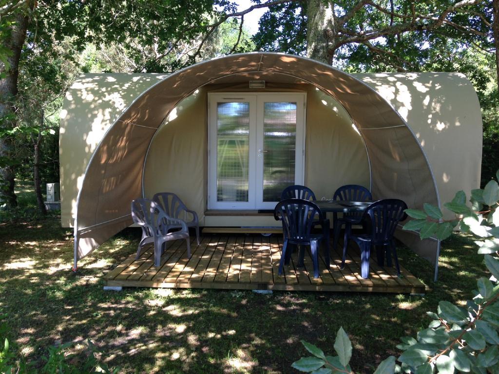 Camping La Chesnays 호텔 방데 몽탈리베 외부 사진