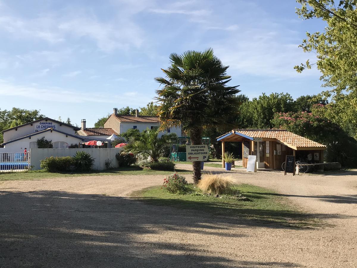 Camping La Chesnays 호텔 방데 몽탈리베 외부 사진
